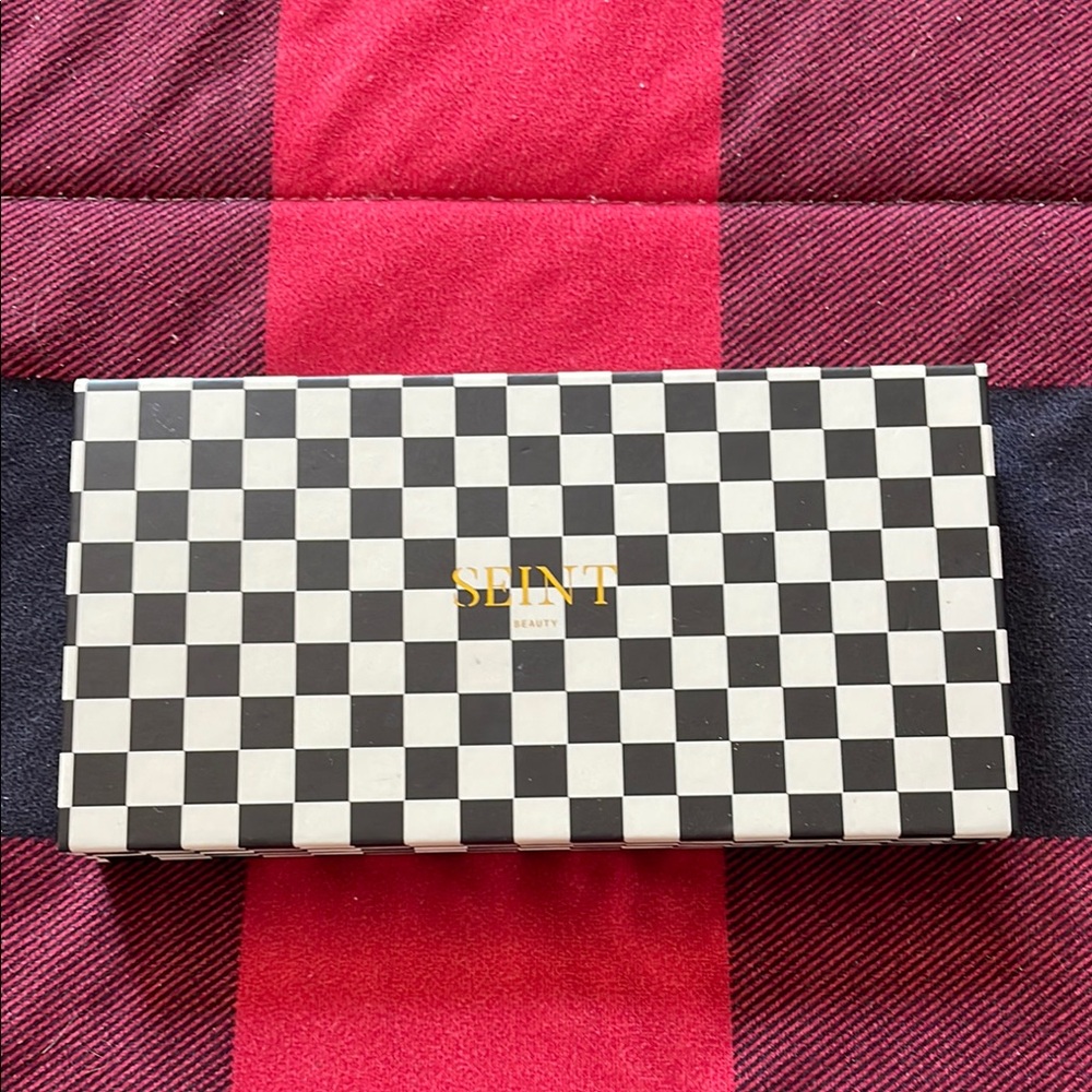 SEINT Beauty Checkered Palette